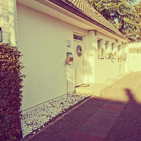 "Maison Blanche" - Das Gemuetliche Garten-Apartment Zwischen Koeln Und Duesseldorf Grevenbroich Bagian luar foto